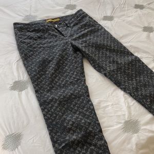 Lole denim cropped pants with grey pattern